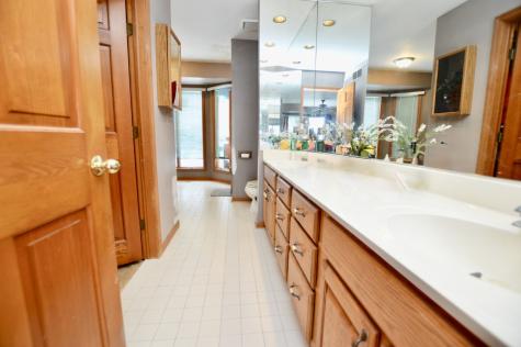 3321 North Bayview Lane Mchenry IL 60051