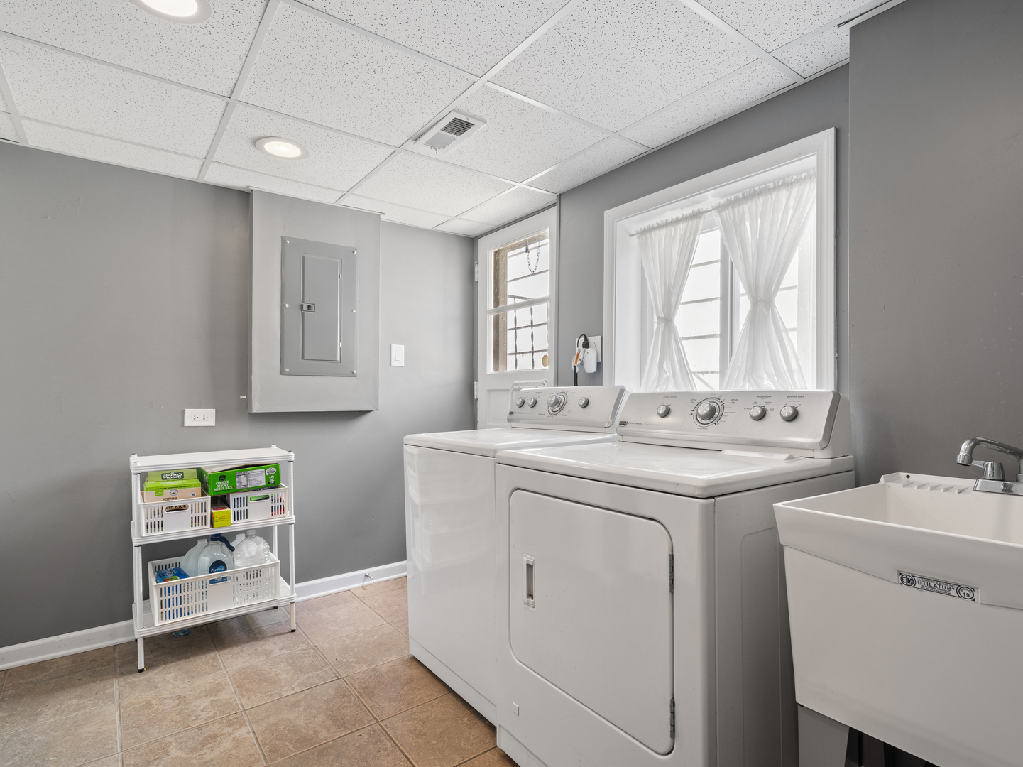 82 South Lodge Lane Lombard IL 60148