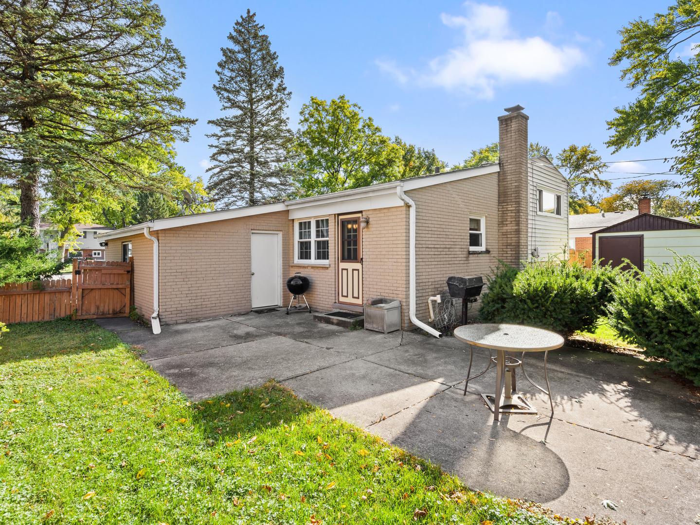 82 South Lodge Lane Lombard IL 60148