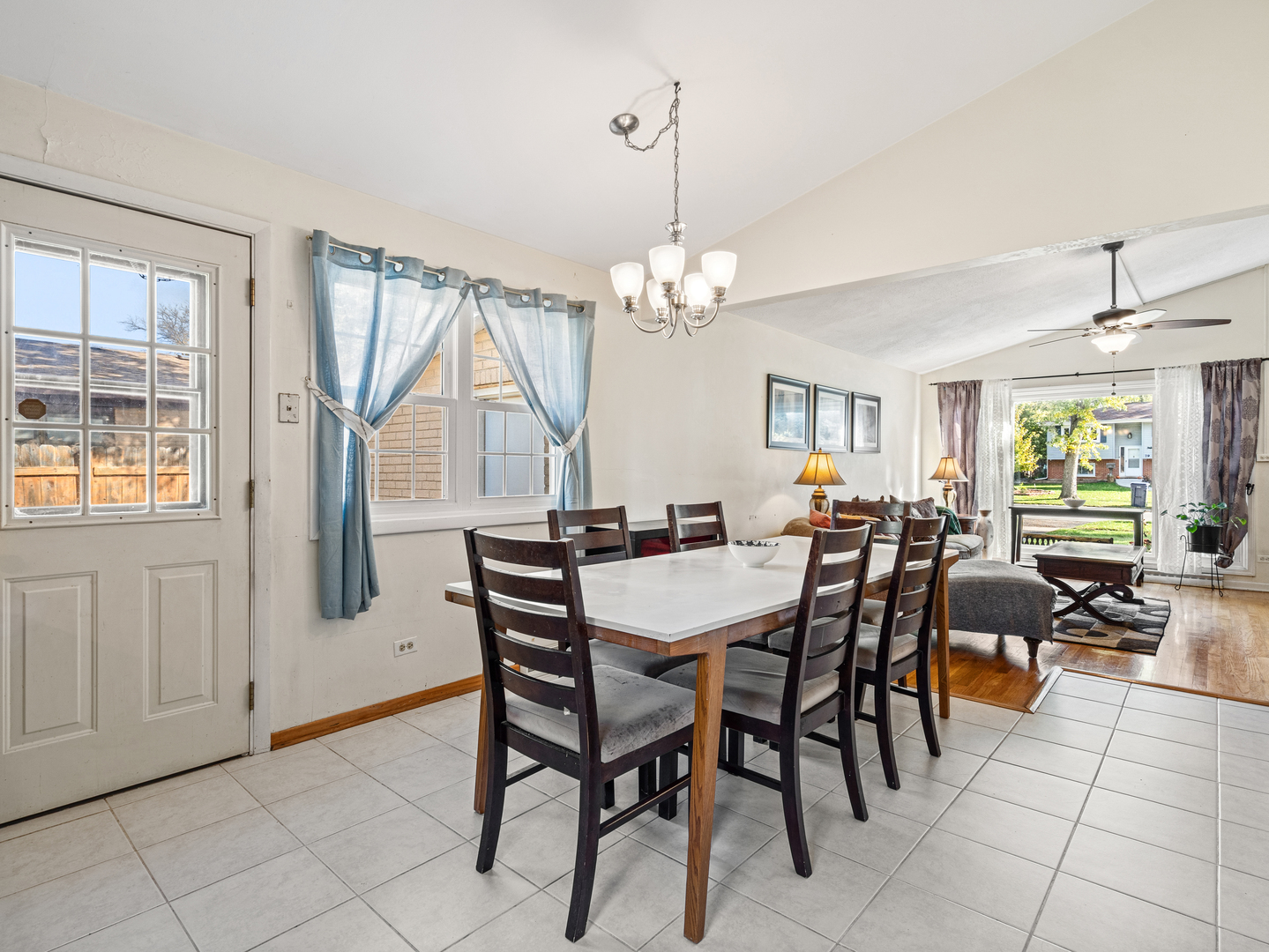 82 South Lodge Lane Lombard IL 60148