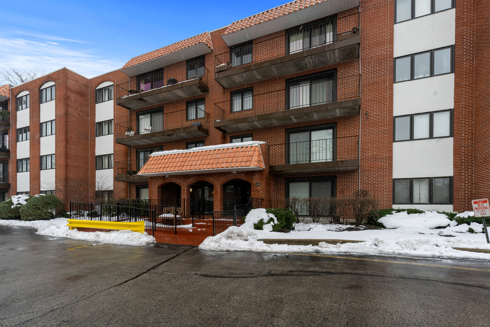 2086 Saint Johns Avenue Highland Park IL 60035