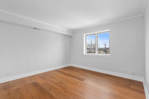 2086 Saint Johns Avenue Highland Park IL 60035