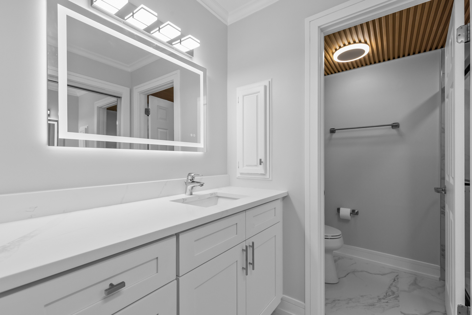 2086 Saint Johns Avenue Highland Park IL 60035