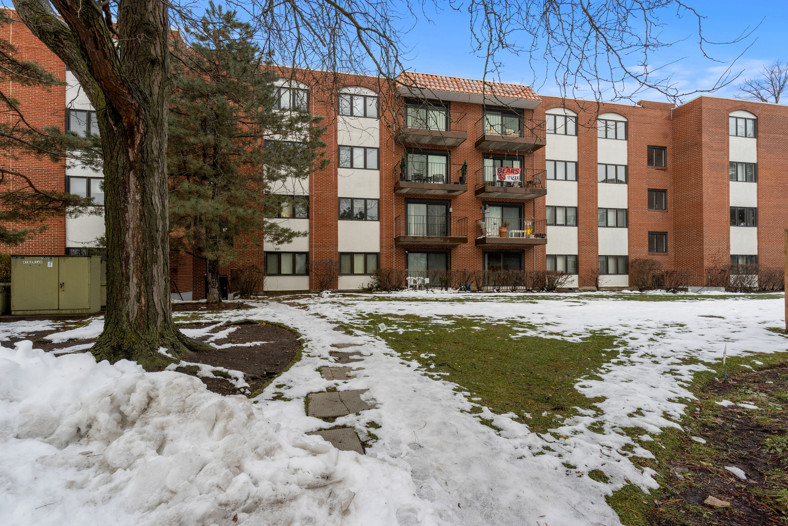 2086 Saint Johns Avenue Highland Park IL 60035
