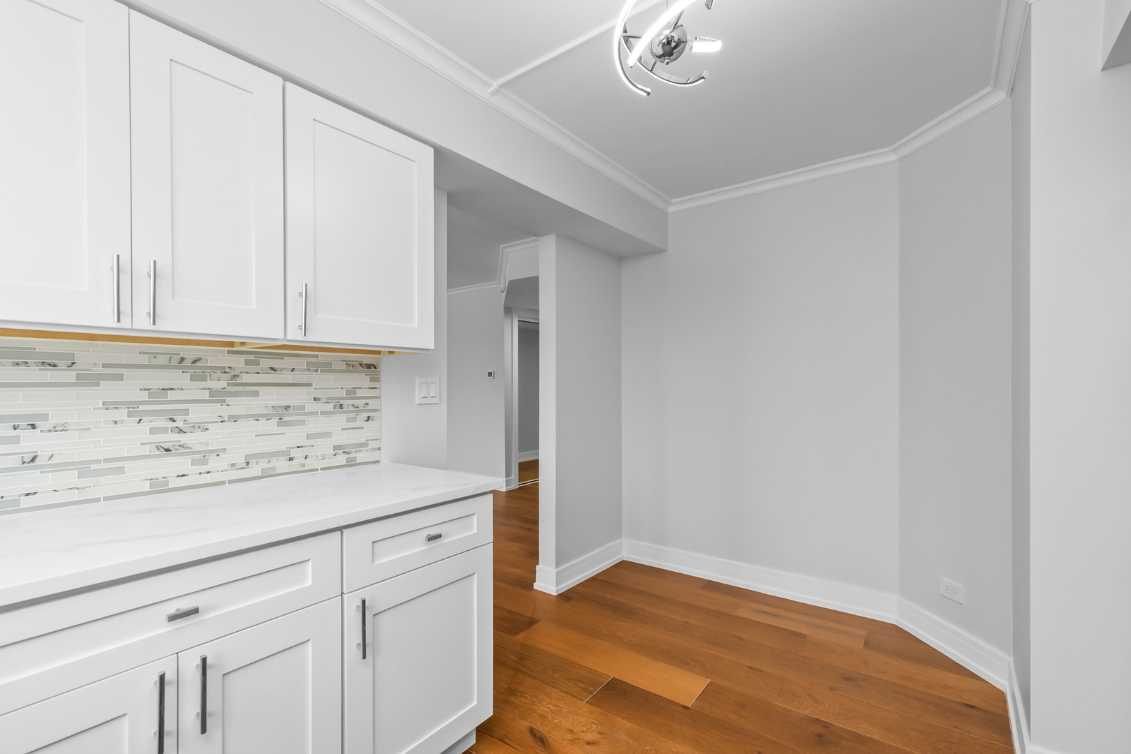 2086 Saint Johns Avenue Highland Park IL 60035