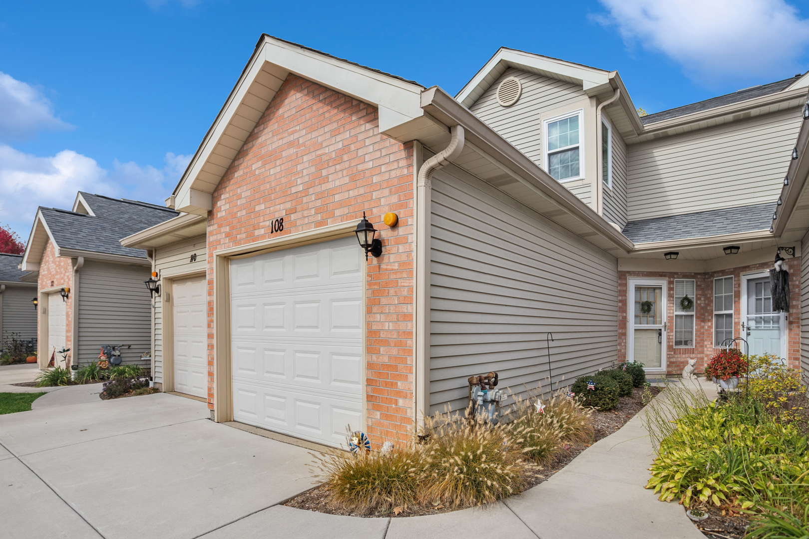 108 Golfview Drive Glendale Heights IL 60139