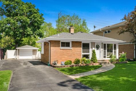 187 North Hampshire Avenue Elmhurst IL 60126