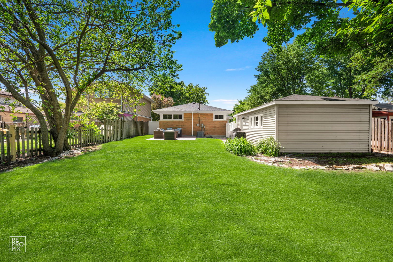 187 North Hampshire Avenue Elmhurst IL 60126