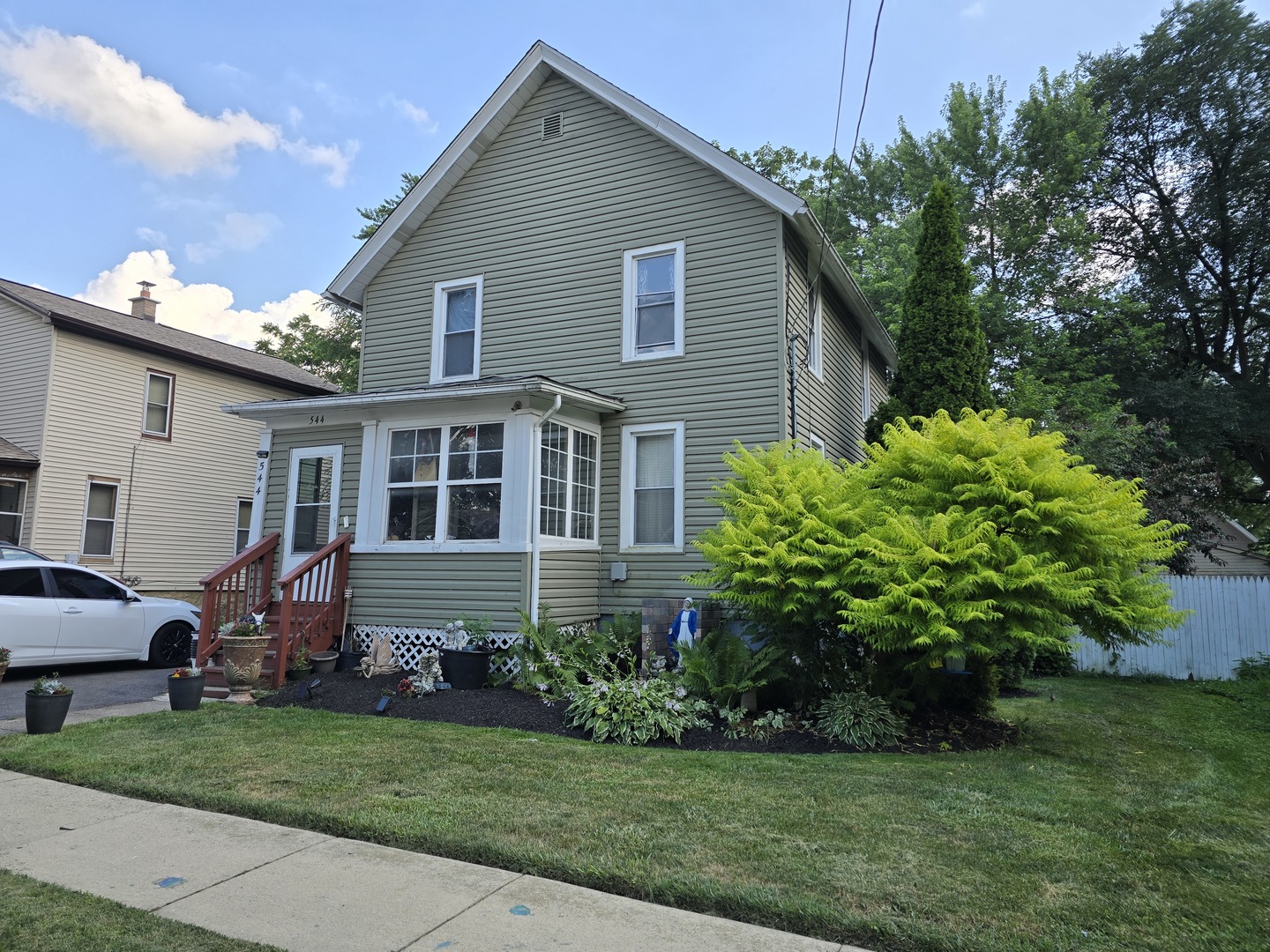 544 Charles Street Aurora IL 60506