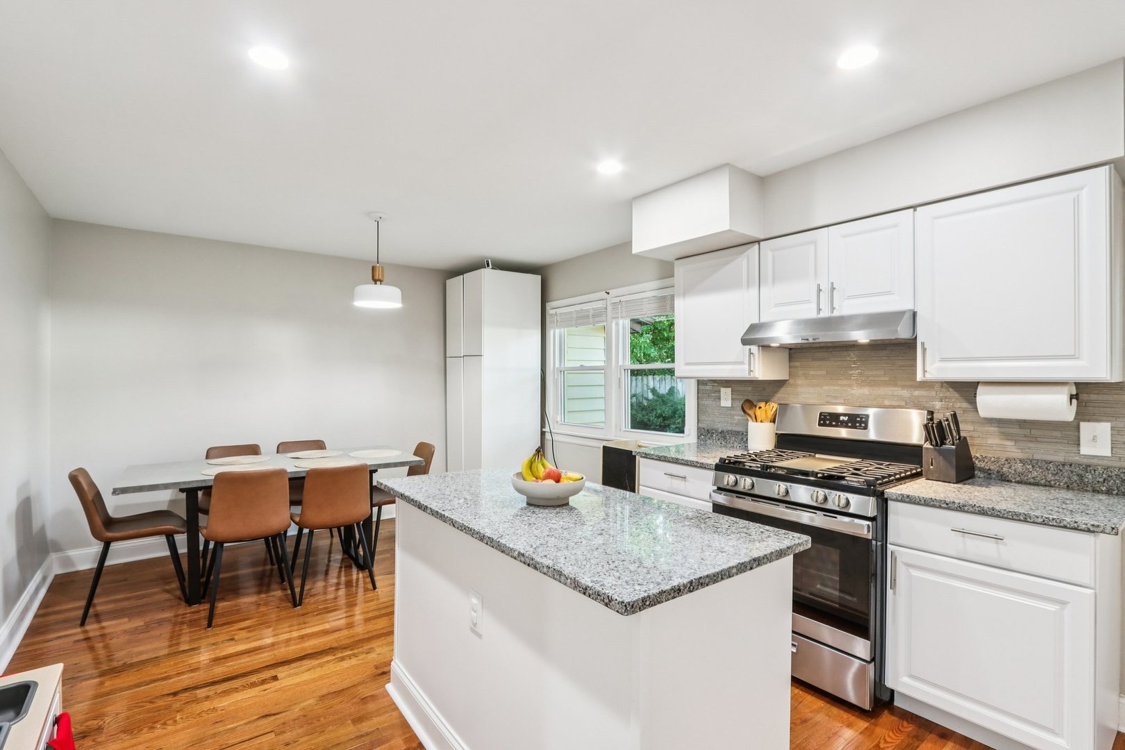 461 South Ardmore Terrace Addison IL 60101