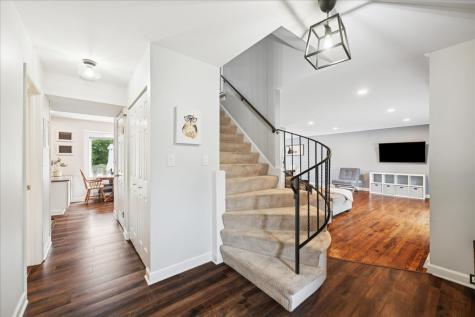 481 Sussex Court Buffalo Grove IL 60089