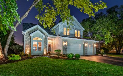 2 White Chapel Court Algonquin IL 60102