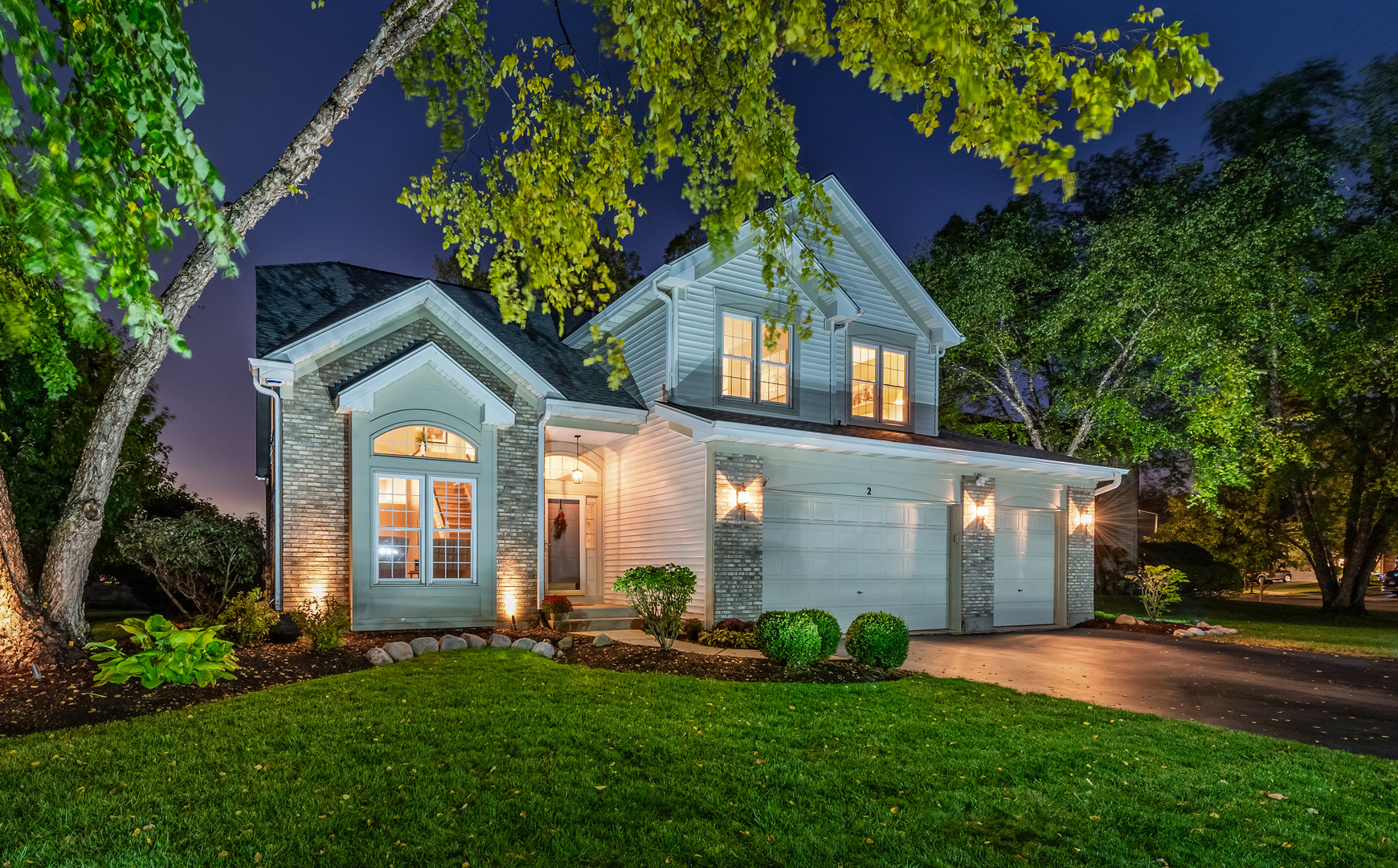 2 White Chapel Court Algonquin IL 60102