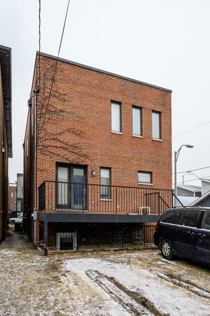 2833 South Broad Street Chicago IL 60608