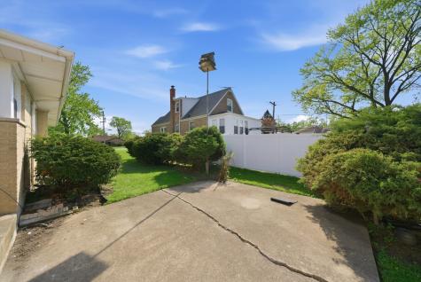 16560 Greenwood Avenue South Holland IL 60473