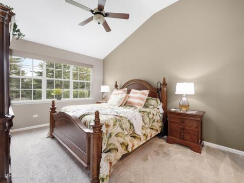 1732 Briarheath Drive Aurora IL 60505