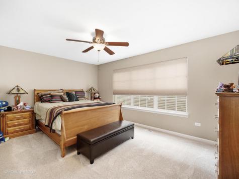 1732 Briarheath Drive Aurora IL 60505