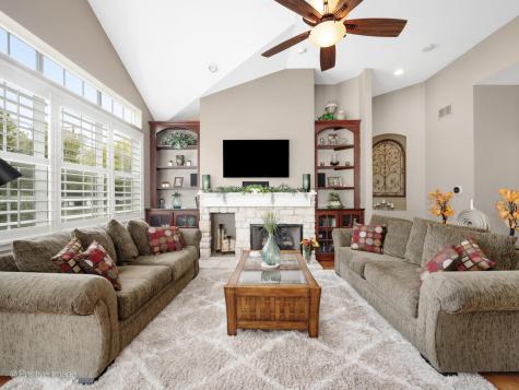 1732 Briarheath Drive Aurora IL 60505