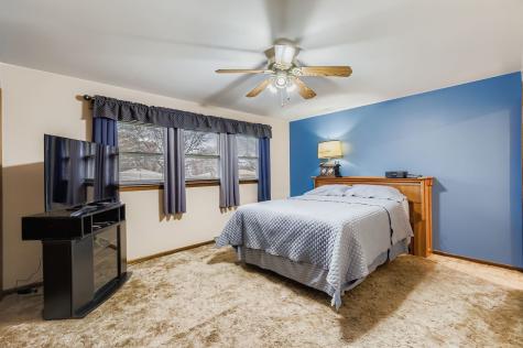 517 East Weathersfield Way Schaumburg IL 60193