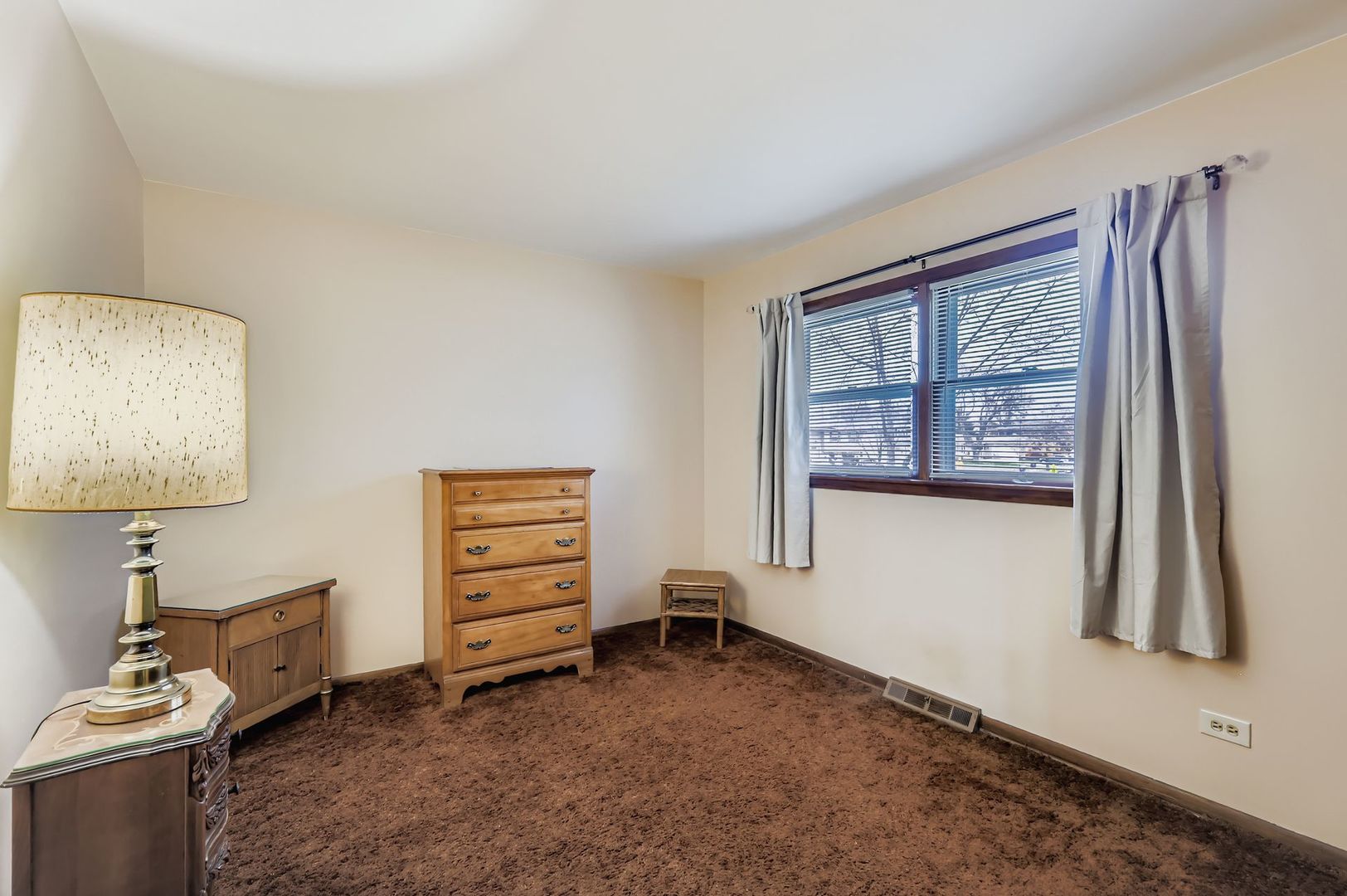 517 East Weathersfield Way Schaumburg IL 60193