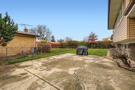 517 East Weathersfield Way Schaumburg IL 60193