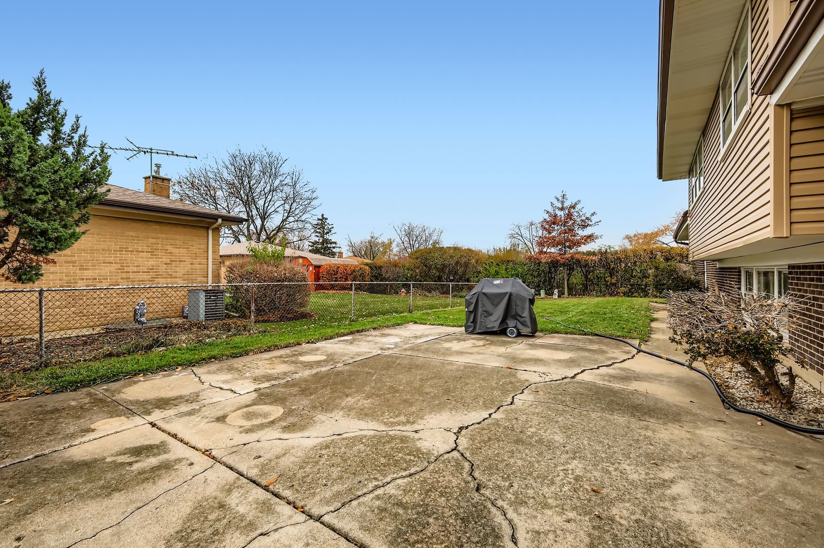 517 East Weathersfield Way Schaumburg IL 60193