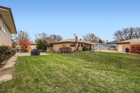 517 East Weathersfield Way Schaumburg IL 60193
