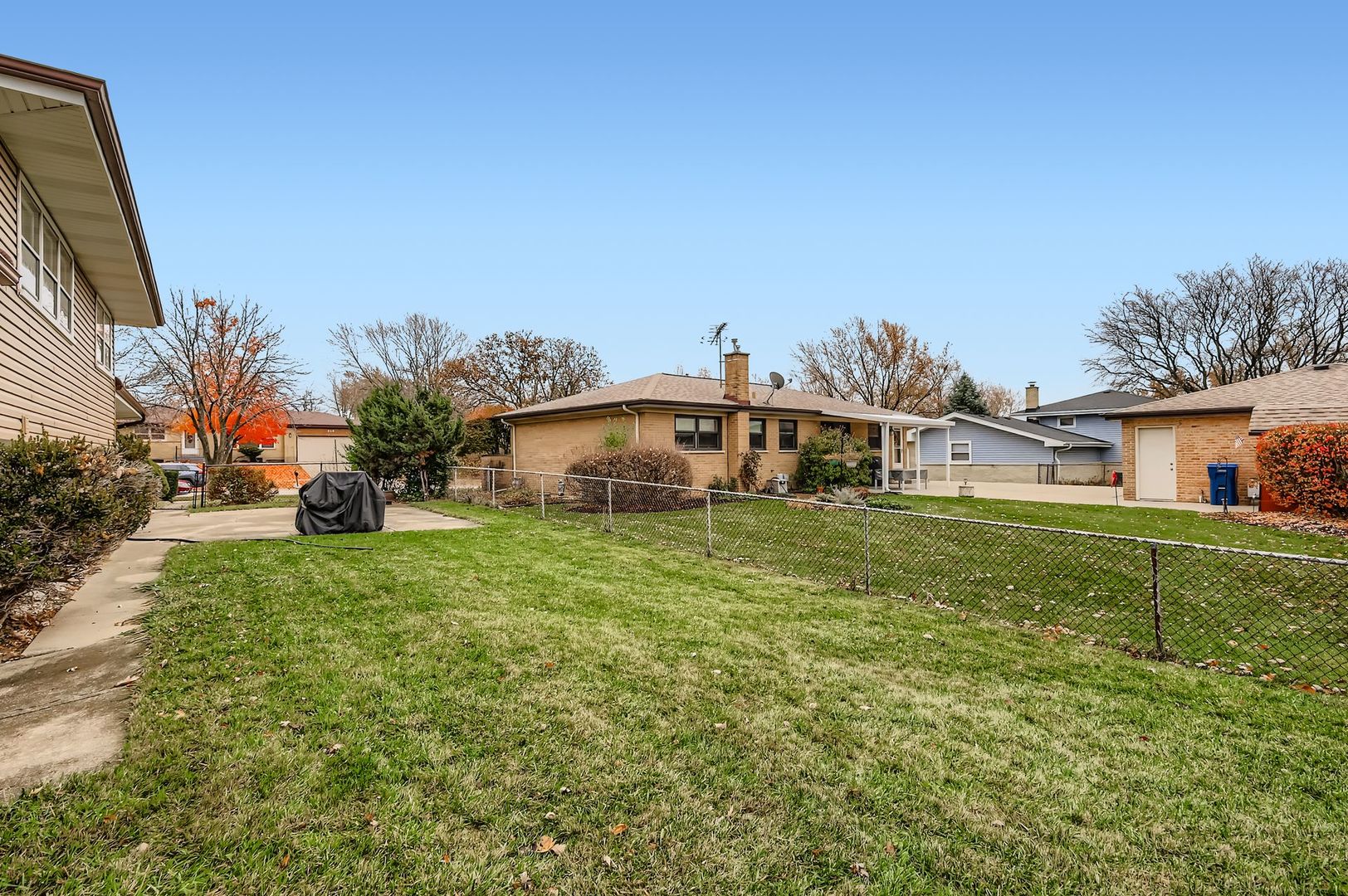 517 East Weathersfield Way Schaumburg IL 60193