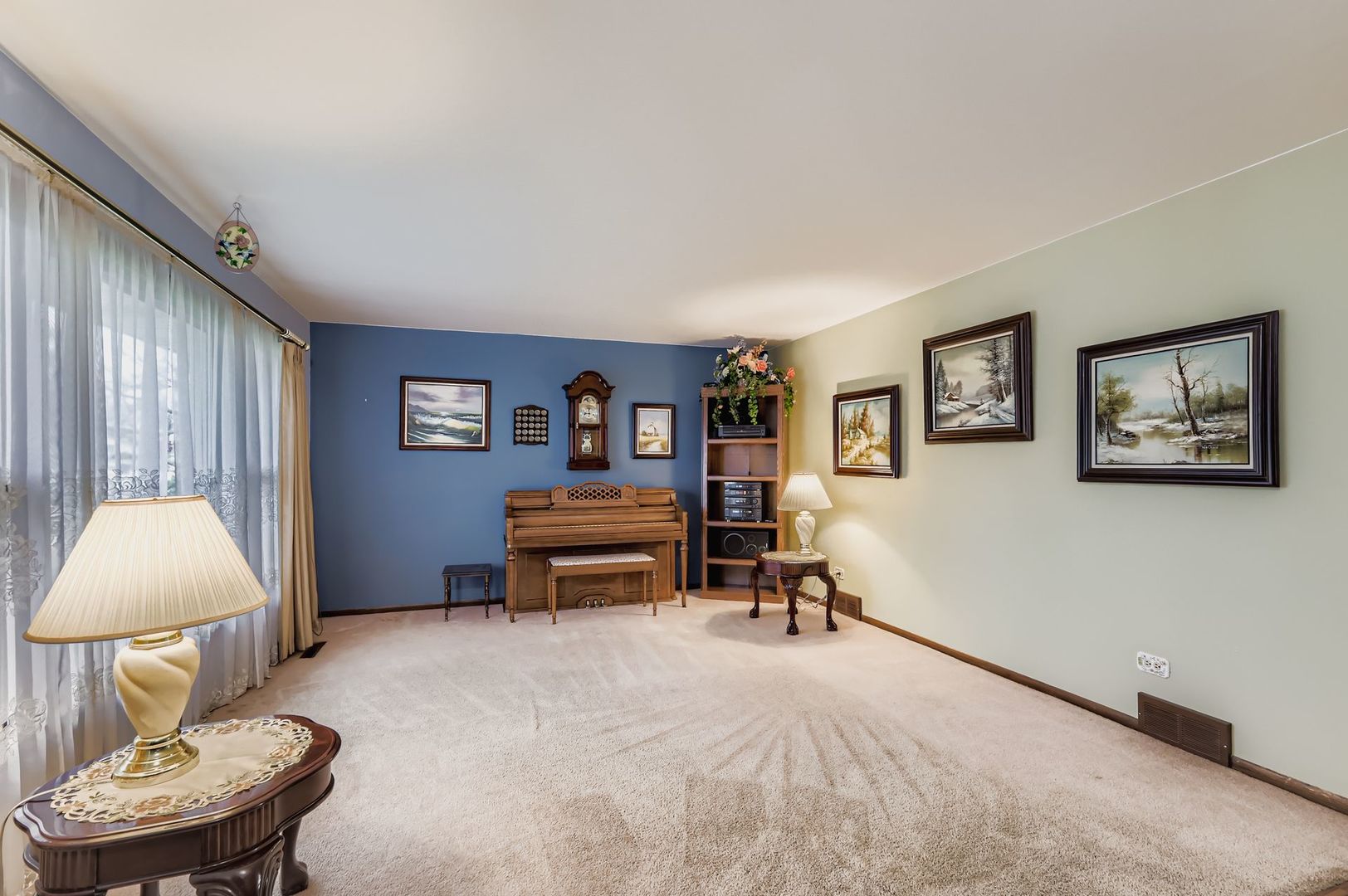 517 East Weathersfield Way Schaumburg IL 60193