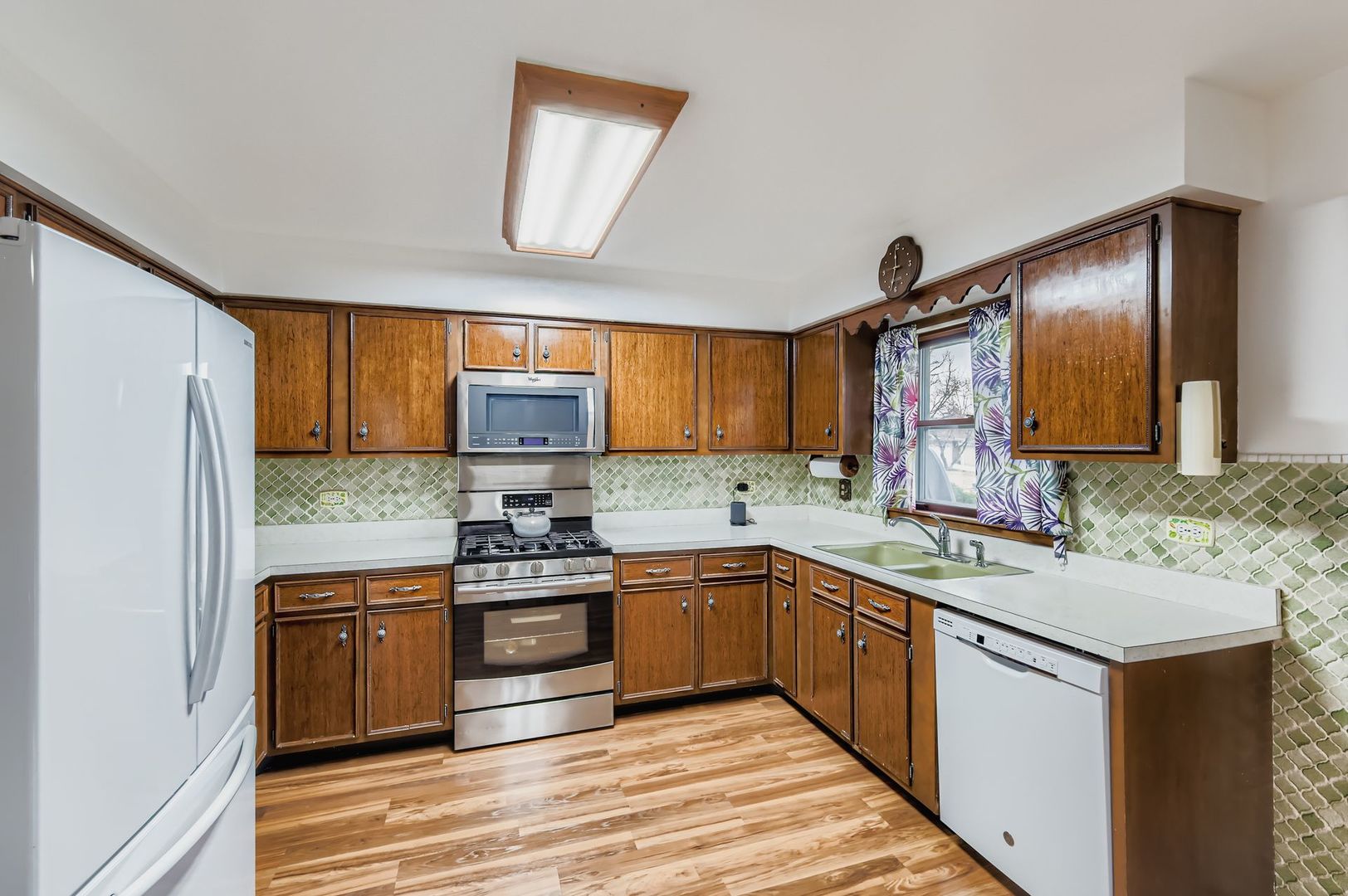 517 East Weathersfield Way Schaumburg IL 60193