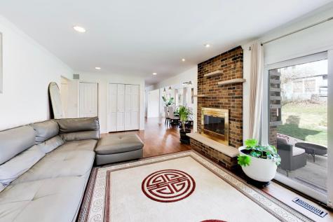 5S671 Buttonwood Court Naperville IL 60540