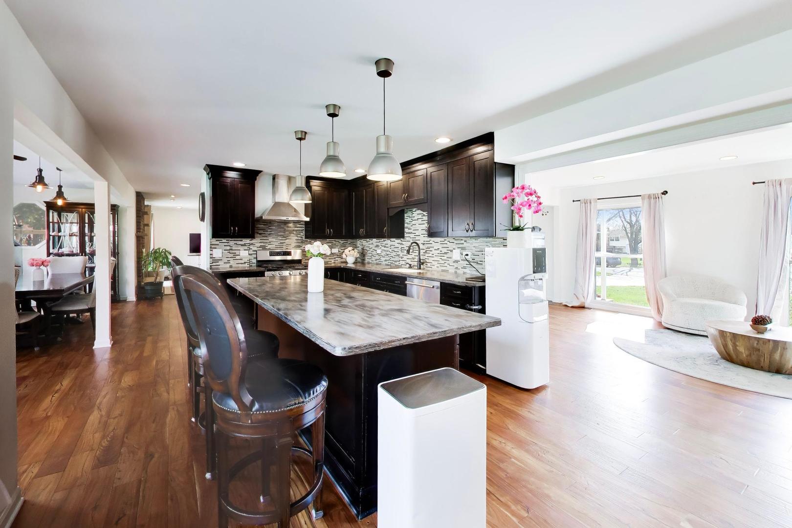 5S671 Buttonwood Court Naperville IL 60540