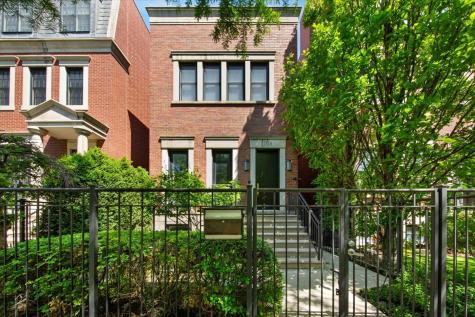 1716 West Wolfram Street Chicago IL 60657