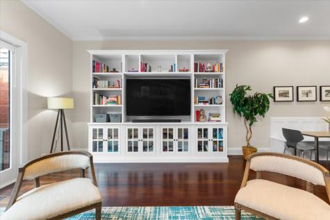 1716 West Wolfram Street Chicago IL 60657