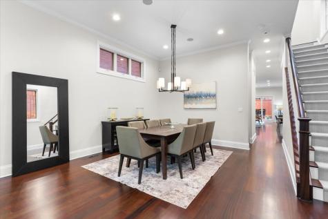 1716 West Wolfram Street Chicago IL 60657