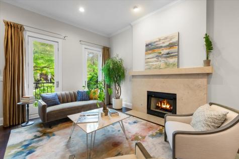 1716 West Wolfram Street Chicago IL 60657