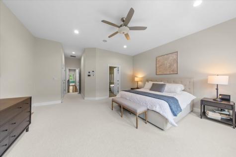 1716 West Wolfram Street Chicago IL 60657