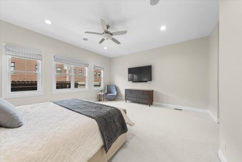 1716 West Wolfram Street Chicago IL 60657