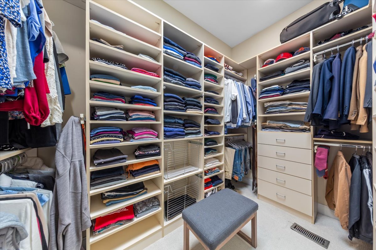1716 West Wolfram Street Chicago IL 60657