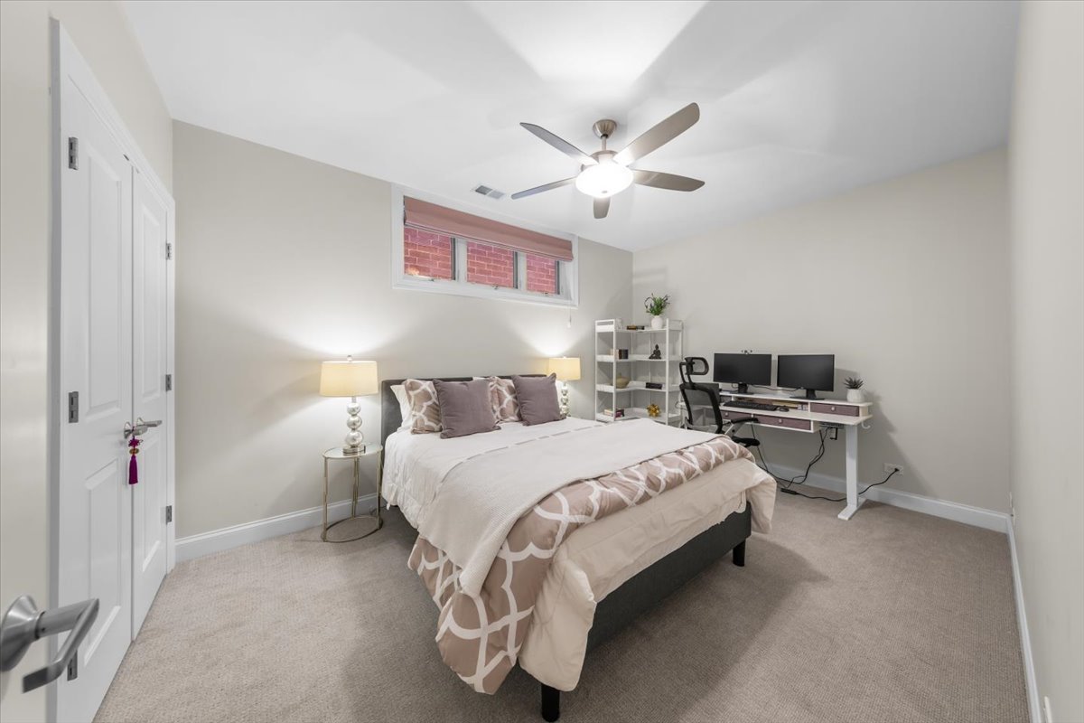 1716 West Wolfram Street Chicago IL 60657