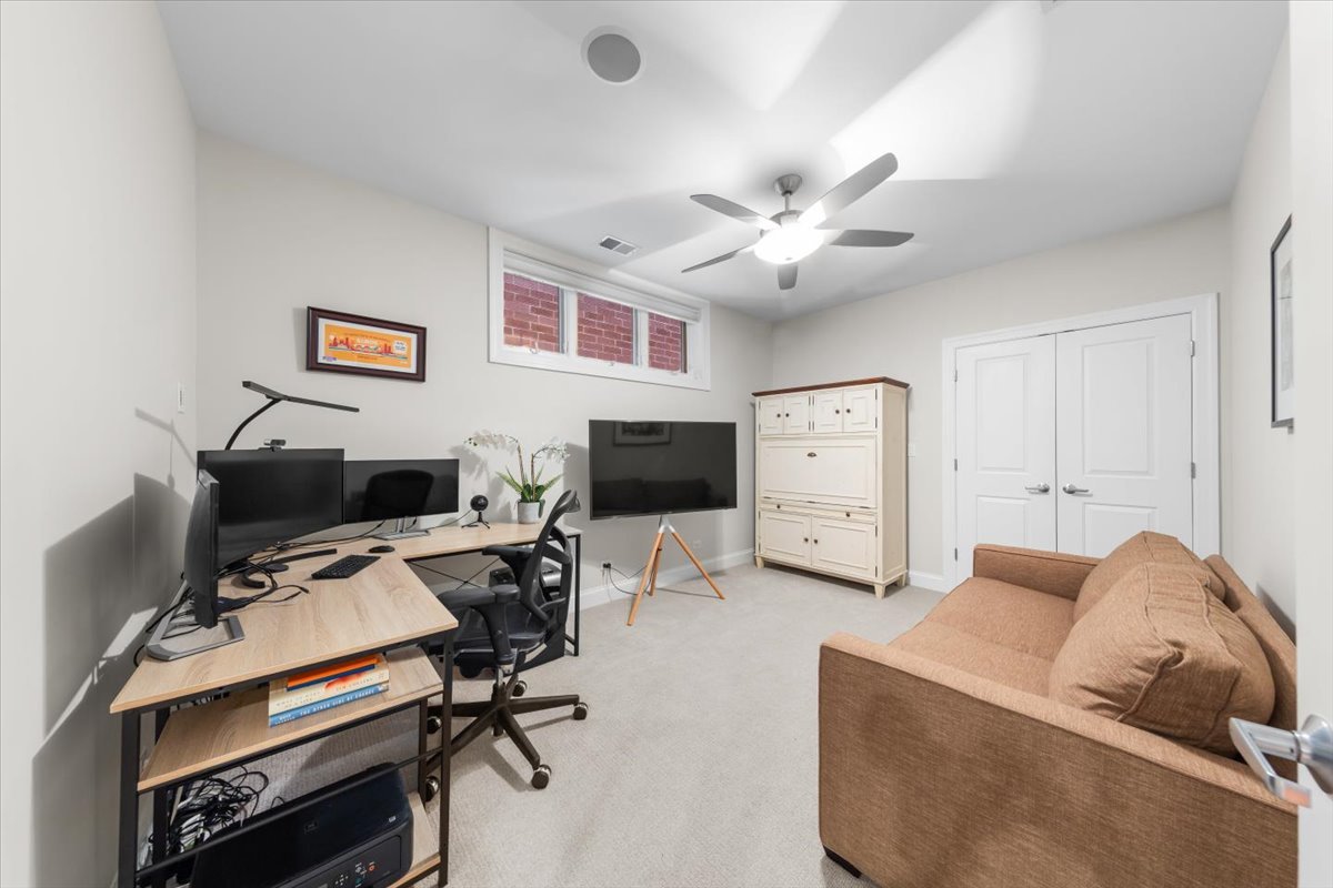 1716 West Wolfram Street Chicago IL 60657