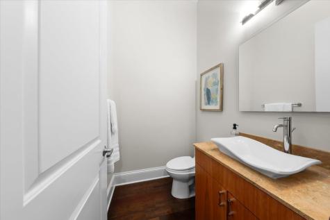 1716 West Wolfram Street Chicago IL 60657