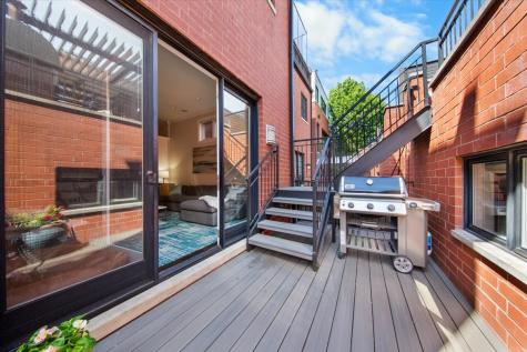 1716 West Wolfram Street Chicago IL 60657