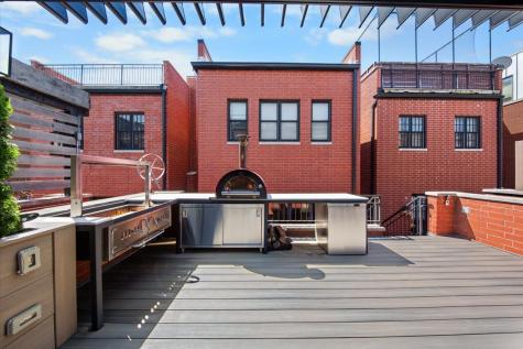 1716 West Wolfram Street Chicago IL 60657