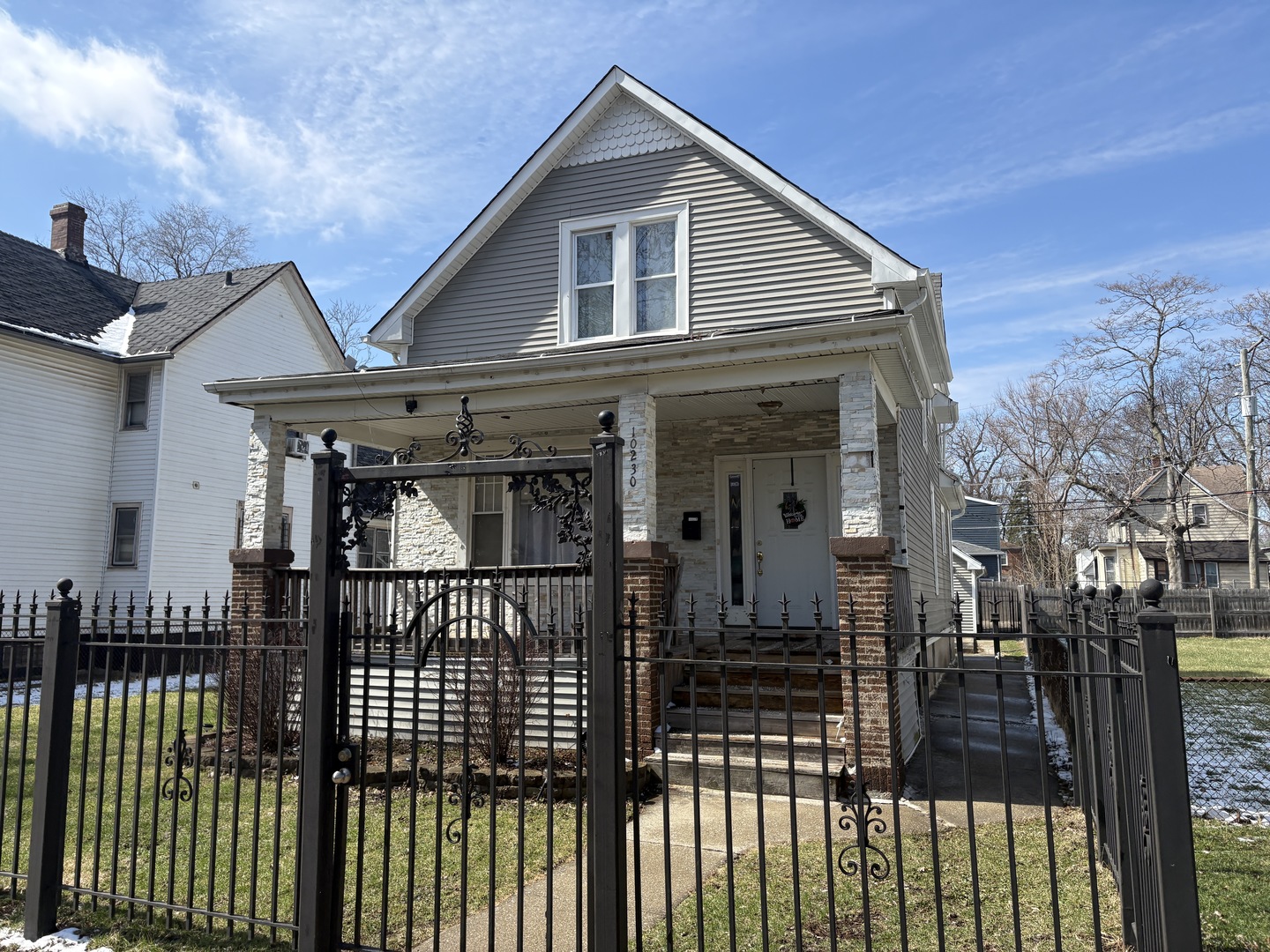 10230 South Parnell Avenue Chicago IL 60628