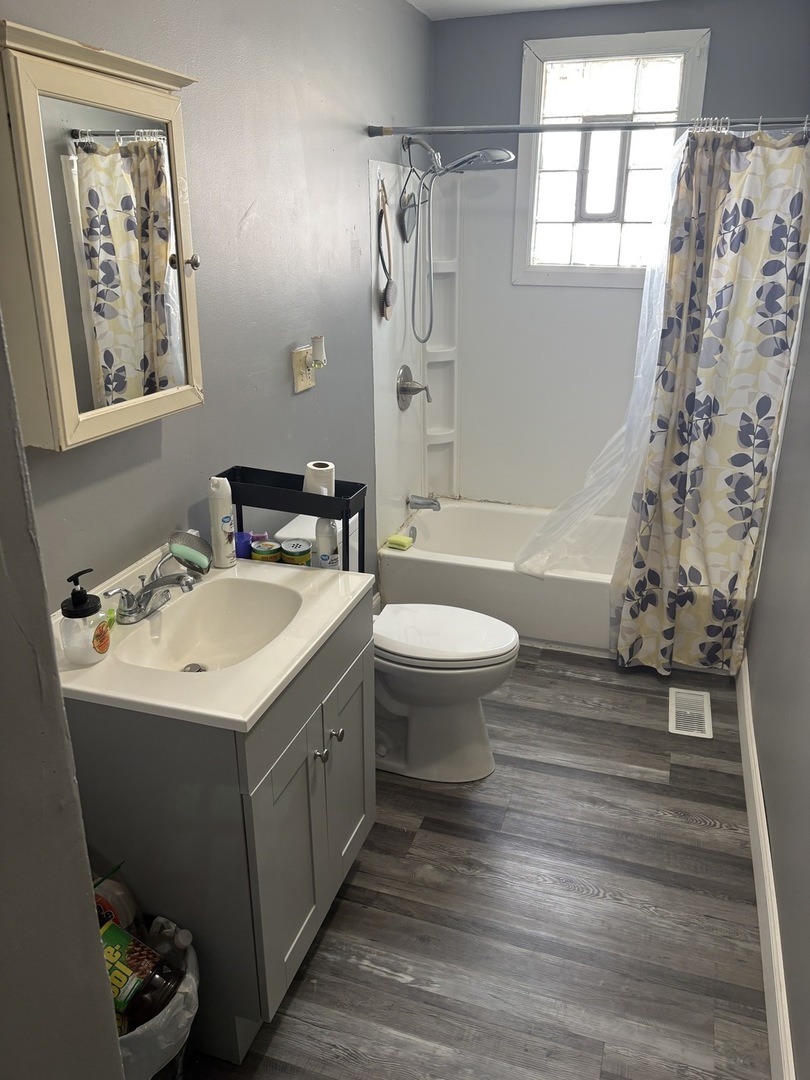 10230 South Parnell Avenue Chicago IL 60628
