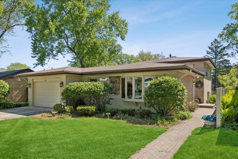 827 North Douglas Avenue Arlington Heights IL 60004