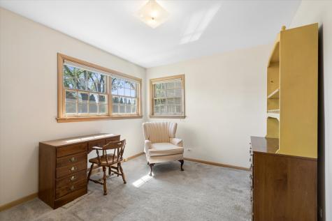 827 North Douglas Avenue Arlington Heights IL 60004