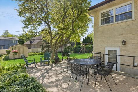 827 North Douglas Avenue Arlington Heights IL 60004