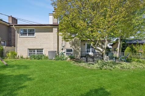 827 North Douglas Avenue Arlington Heights IL 60004